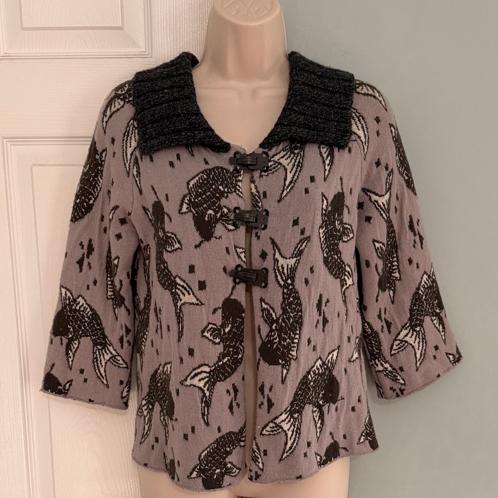Women's Sleeping on Snow Koi Fish Cardigan Sz S